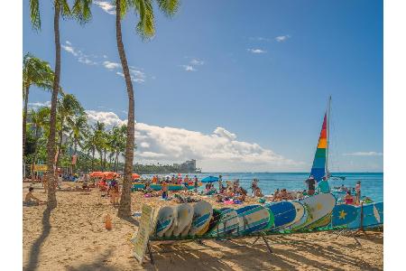 Honolulu und der Waikiki Beach: Wer würde bei solchen Bildern von der hawaiianischen Insel O'ahu auf die Idee kommen, dass s...