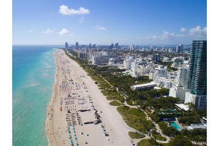 Und auch die Ostküste der Vereinigten Staaten muss sich nicht verstecken. Der schier endlos lange Miami Beach an der Küste d...