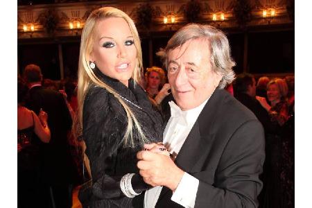 Nicht nur Dschungelkönigin Brigitte Nielsen schaffte es 2012 in die Höhle des Baulöwen. Auch Roger Moore (1927-2017) kam in ...