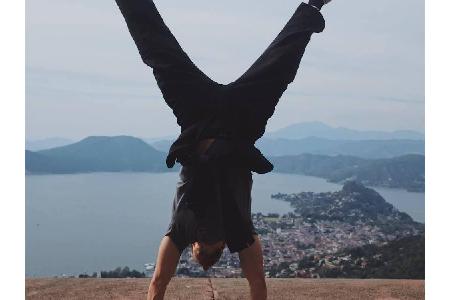 Auch Giesingers Freund, Model Marcus Butler (26), wirft sich gerne vor Top-Landschaften in Pose - Hier in Mexiko.