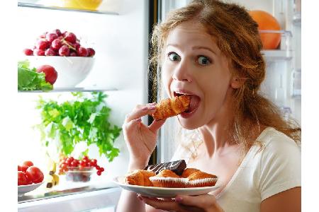 Oft ist es zum Nachmittags-Tief oder abends vor dem Fernseher so weit: Der Heißhunger meldet sich! Doch bevor man Süßigkeite...