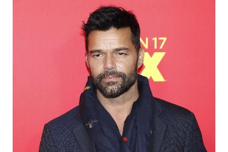 Enrique Martín Morales klingt doch nach einem echten Latino-Star. Der Sänger befürchtete allerdings, dass er auf dem US-Mark...