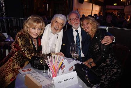 ...ging es bei Mario Adorf neben seiner zweiten Ehefrau Monique Faye und Dieter Hallervorden mit seiner neuen Liebe Christia...