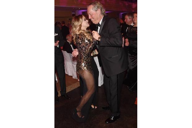...was war die Ausrede für dieses Pärchen hier? Cathy Lugner vergnügte sich im sexy Kleid mit Schönheitschirurg Dr. Werner M...