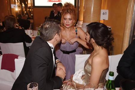 ...an das Tanzfest im Bayrischen Hof werden wohl Kai Wiesinger und Bettina Zimmermann mit nach Hause nehmen. Palina Rojinski...