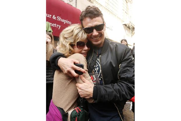 ...Geringere als Jane Fonda, die in das Glück einer James-Franco-Umarmung kam und später ebenfalls noch einige Worte an die ...