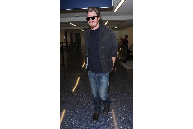 ...lachen hatte auf jeden Fall Schauspieler Garrett Hedlund. Freute er sich schon auf warmes Meer und leckere Cocktails? Auc...