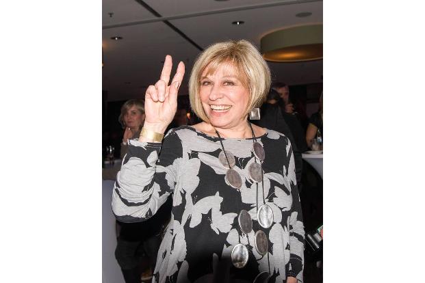 ...ihre Finger im Spiel hatte Schlagerstar Mary Roos. Sie demonstrierte aber eher Frieden für alle. Davon konnte...