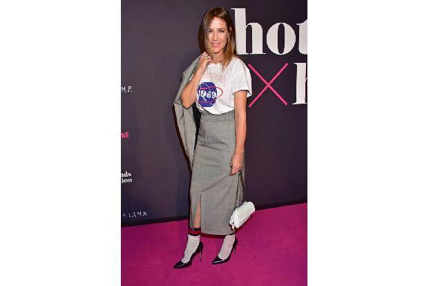 Alexandra Neldel, derzeit Dauergast auf der Berliner Mercedes-Benz Fashion Week, macht es genau richtig! Die Schauspielerin ... Alexandra Neldel, derzeit Dauergast auf der Berliner Mercedes-Benz Fashion Week, macht es genau richtig! Die Schauspielerin ...