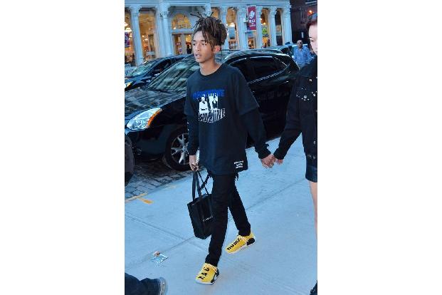 ...sich spätestens von Jaden Smith überzeugen lassen, der hier die Unisex-Version vorführt. Denn der Sohn von Will Smith ist...