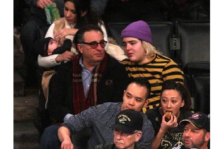 ...andere nutzen die Zeit für ein wenig Vater-Sohn-Zeit, wie Schauspieler Andy Garcia mit seinem Sprössling Andrés. Doch...