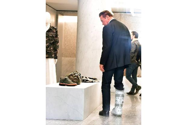 ...selbst fasste aber tatsächlich auch ein Paar schicke Herrentreter ins Auge. Dabei darf aber die Frage erlaubt sein, Arnie...