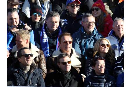 ...Verletzung am Fuß hielt Arnie übrigens auch nicht davon ab, beim 77. Hahnenkamm-Rennen der Männer in Kitzbühel als Zuscha...
