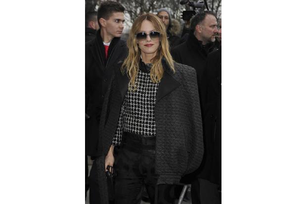 Vanessa Paradis in Paris zu Besuch bei einer Fashion Show ist eigentlich nichts Ungewöhnliches. Schon gar nicht, wenn Karl L...