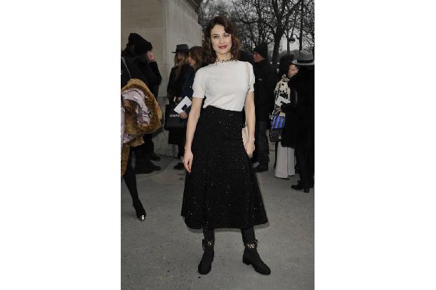 ...muss Olga Kurylenko wohl noch etwas arbeiten, aber seit sie in 'James Bond 007: Ein Quantum Trost' zu sehen war, gehört d...