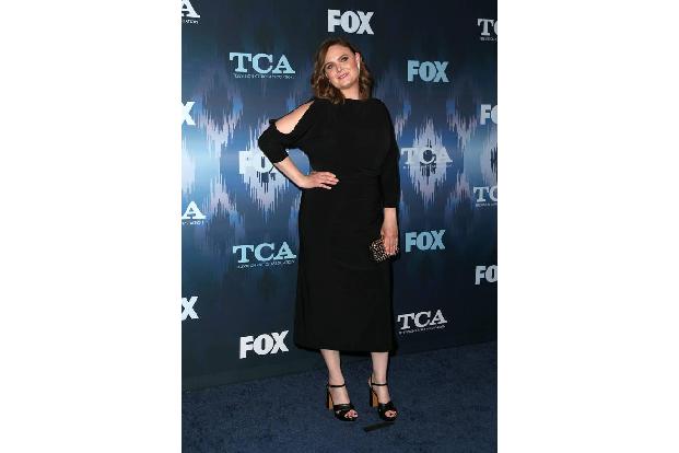 ...bereits 12 Jahren gibt Emily Deschanel die Knochenjägerin in 'Bones'. Ihre jüngere Schwester Zooey hat ebenfalls eine Sho...
