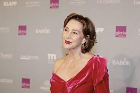 ...hat sich bis jetzt noch nicht geäußert. Nach ihrer Ehe mit Tony Curtis heiratete Christine übrigens kinderlos noch drei M...