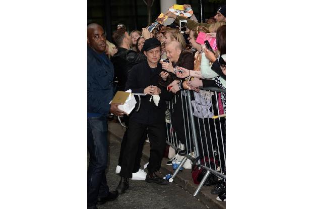 ...Mark Owen gehören noch lange nicht zum alten Musik-Eisen und haben noch immer tausende Fans. Man könnte meinen, es habe s...
