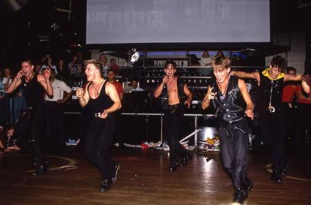 ...werden wir uns daran gewöhnen müssen, dass wir solche Bilder von Take That wohl nie wieder sehen werden. Aber das liegt a...