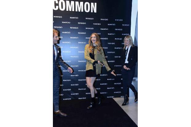 ...konnte ihre Verehrung und Begeisterung nicht zurückhalten, als sie mit Model-Ikone Kate Moss einen Store eröffnete, fand ...