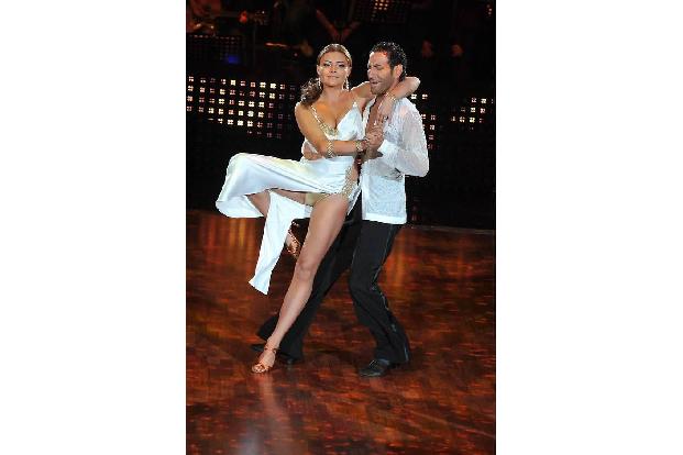 ...wahrscheinlich nicht ganz so dramatisch, da er im ersten Jahr von 'Let's Dance' seinen Einstand mit Sophia Thomalla zieml...