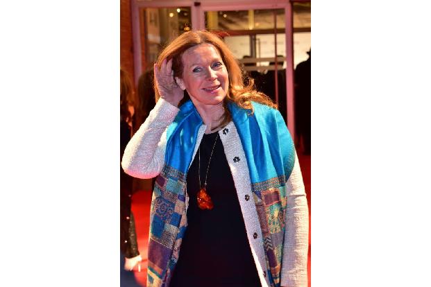 ...sie war nicht die einzige, die auf dieses Motiv für die Fotografen kam: Kollegin Marion Kracht sperrte ebenfalls die Laus...