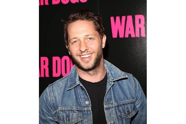...34-Jährige ist Modejournalist und schreibt unter anderem für die 'Vanity Fair'. Ein Mann, der etwas von Fashion versteht ...