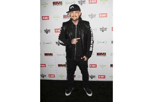 ...wilden Zeit datete Rocker Benji Madden Paris Hilton und Playboy-Bunny Holly Madison - und verbrachte 2009 den Valentinsta...