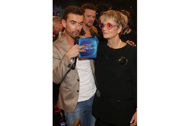 ...im Visier. Denn Fürstin Gloria von Thurn und Taxis hatte sich zum 'Schlagercountdown' verirrt - warum auch immer. So ein ...