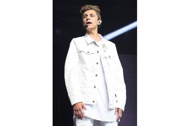 Achtung, bei diesem jungen Herrn muss man zwei Mal hinschauen - hat der 17-jährige YouTube-Star Lukas Rieger doch frappieren... Achtung, bei diesem jungen Herrn muss man zwei Mal hinschauen - hat der 17-jährige YouTube-Star Lukas Rieger doch frappieren...