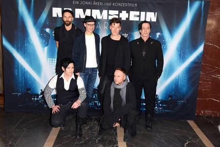 98 Minuten lang können sich Fans ab dem 23. März in ausgewählten Kinos ihre Helden von Rammstein anschauen - vorab durften d... 98 Minuten lang können sich Fans ab dem 23. März in ausgewählten Kinos ihre Helden von Rammstein anschauen - vorab durften d...