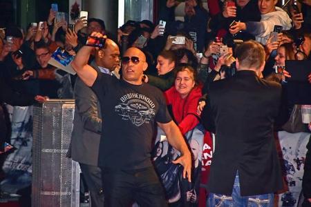 ...seine Fans waren mehr als begeistert. Von Vin Diesel UND dem neuen 'Fast and Furious'-Teil! 