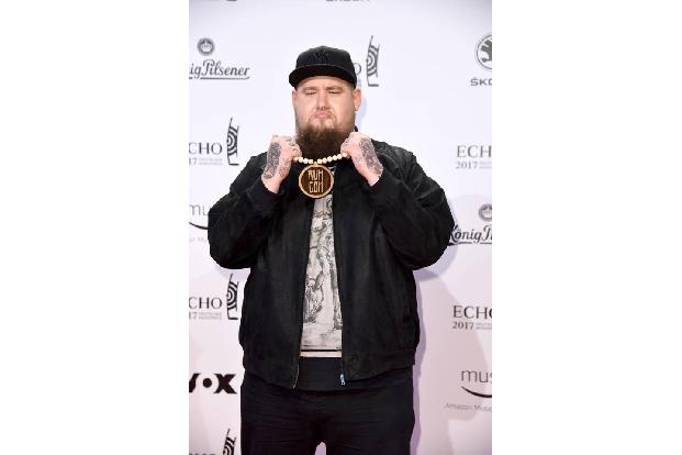...es mit dem Briten Rag'n'Bone Man, der seit seinem Hit 'Human' wohl jedem ein Begriff ist und sich deswegen ebenfalls über...