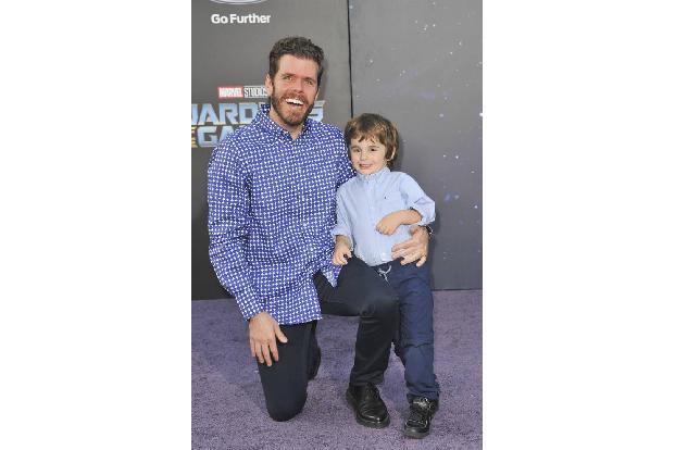 ...stolz auf seinen Nachwuchs ist auch Promi-Blogger Perez Hilton. Söhnchen Mario ist mit seinen vier Jahren immerhin schon ...