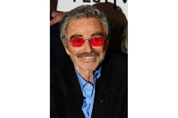 ...Burt Reynolds. Stolze 81 Jahre ist der Schauspieler alt, der sich zu der Premiere seines neuesten Werks 'Dog Years' zum T...