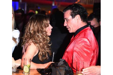 ...auch wenn ihre Tochter Sophia mit Till nicht zusammen ist oder doch: Simone und der Rammstein-Rocker verstehen sich so od...