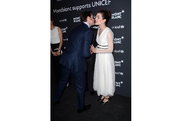 ...auch royale Gäste gesellten sich zu den anderen beim Montblanc-Charity-Launch. Charlotte Casiraghi wurde von dem Australi...