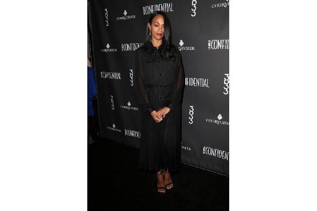 ...der Schwärmereien? Keineswegs! Zoe Saldana schafft es nämlich auch, in einem komplett schwarzen Look aufzufallen. Warum? ...