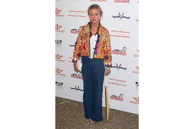 ...Erscheinung trat sie dabei quasi über Nacht, wie hier Ende 2015 bei einem Charity-Event. Zuvor hielt sie sich zurück - wa...