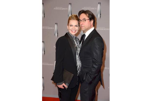 Anna Loos und Jan Josef Liefers hatten beim Deutschen Fernsehpreis 2017 nicht nur ein Power-Outfit an, sie sind auch ein Pow...
