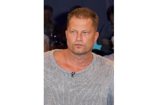 ...gibt es auch bei Til Schweiger und Bruder Nik. Barefoot Design heißt die gemeinsame Firma. Nik Schweiger ist nämlich Inne...