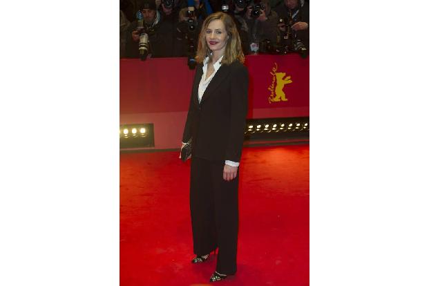 ...sind Hosenanzüge für Frauen auf dem roten Teppich gerade extrem angesagt. Wenn er aber wie bei der belgischen Schauspiele...