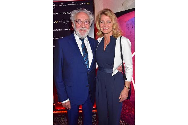 Zu Beginn der Pantaflix-Party im Berliner The Grand präsentierten sich Dieter Hallervorden und seine Partnerin Christiane Za... Zu Beginn der Pantaflix-Party im Berliner The Grand präsentierten sich Dieter Hallervorden und seine Partnerin Christiane Za...