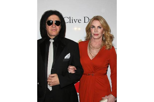 ...ebenfalls im Gedächtnis blieb, war dieses Paar hier: Gene Simmons und Ehefrau Shannon Tweed. Nicht etwa, weil sie sich un...