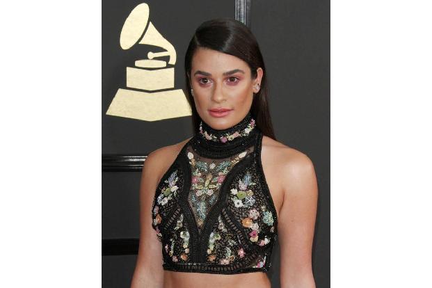 ...auch Lea Michele wurde mit einem solchen Look bei den Grammys selbst gesehen. Der Eyeshadow passte perfekt zu ihrem Kleid...