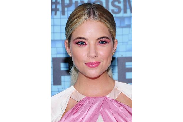 ...war Ashley Benson, die hier als Kopie von Barbie durchgehen könnte. Gelungen ist das Make-up schon, gefallen muss es alle...