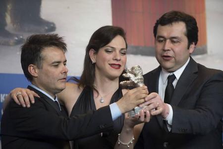 ...Sebastián Lelio und Gonzalo Maza gewannen einen Silbernen Bären für 'Una mujer fantástica' ('A Fantastic Women') und widm...