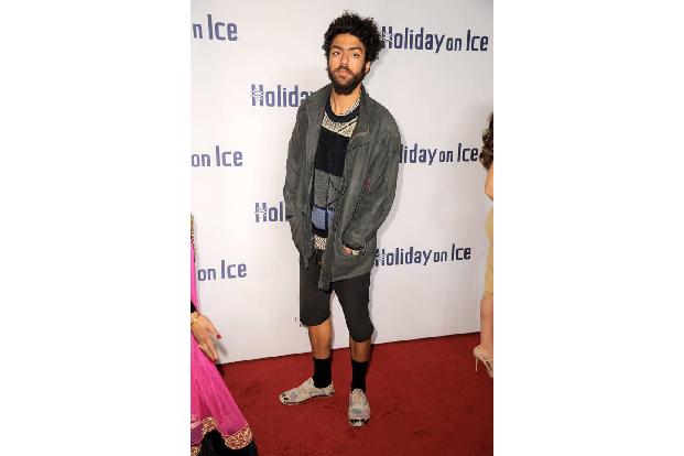 ...Jahren läuft er mit diesem Look herum. Dass es allerdings in letzter Zeit etwas schlabbriger wird, scheint Noah nicht zu ...