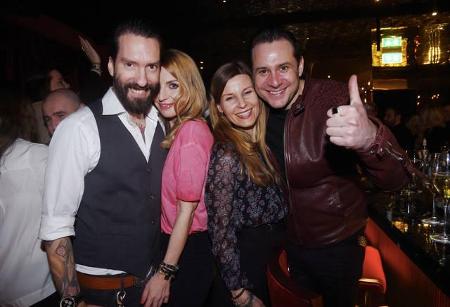 ...ebenfalls Alec Völkel mit Ehefrau Johanna Michels und sein Boss-Hoss-Kumpel Sascha Vollmer und seine Jenny. Noah Becker h...