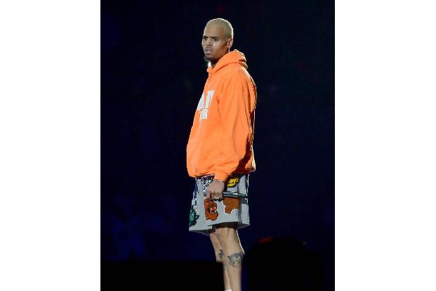 ...Chris Brown sind aktuell nämlich unter die Blondinen gegangen. Ein neuer Trend macht sich auf den Köpfen der männlichen P...